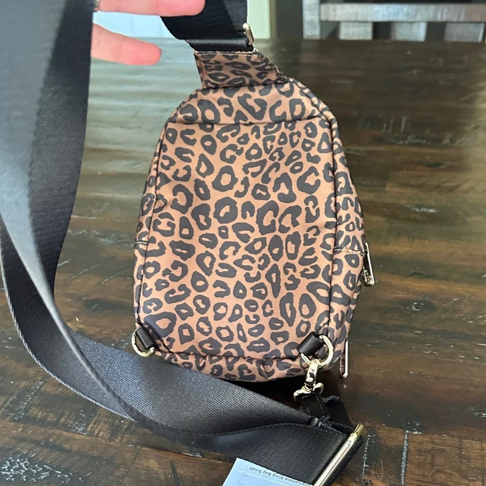 Lululemon sling bag - Picture 3 of 4